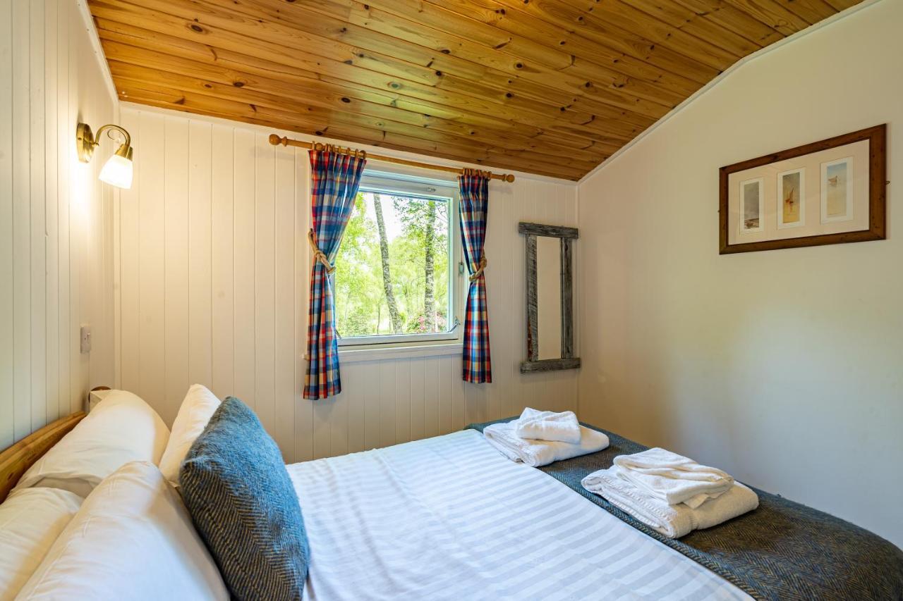 Heather Lodge 10 With Hot Tub Belladrum Bagian luar foto